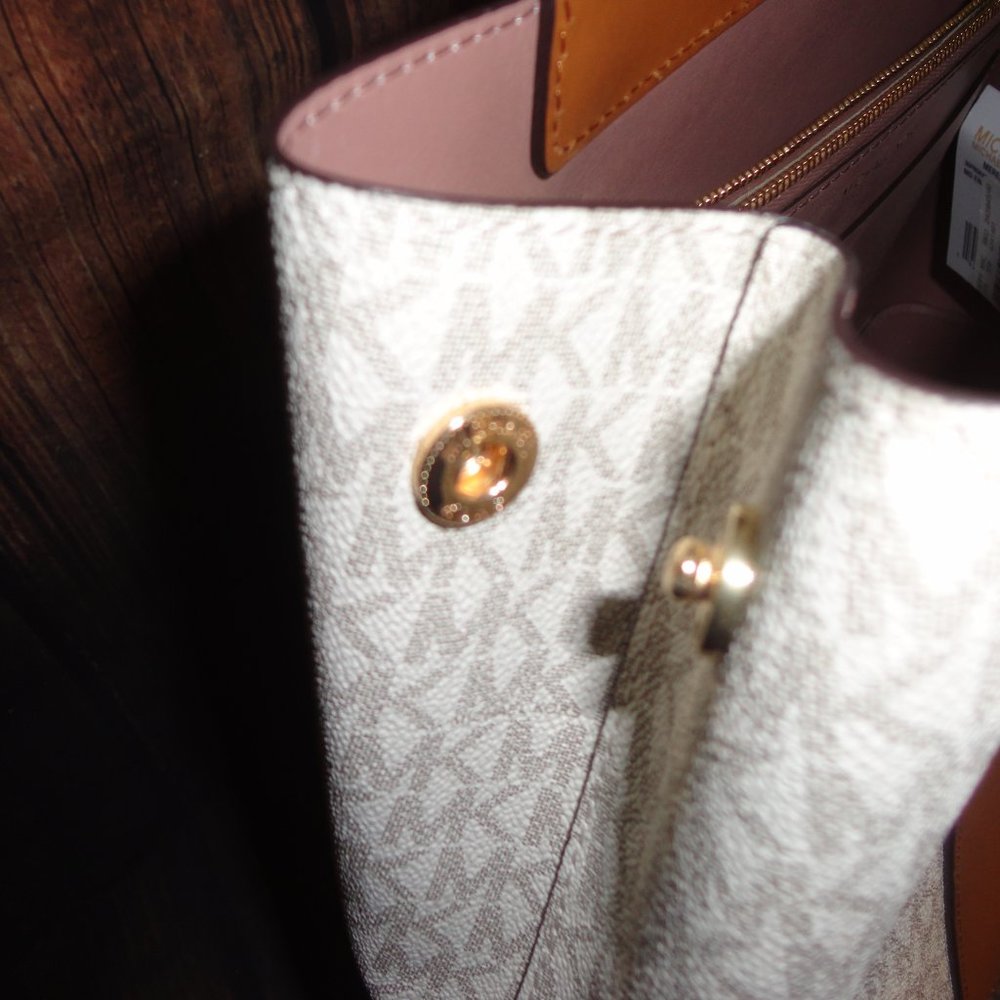 NWT Michael Kors Bag/Bag Meredith MD EW Bonded Tote Signature Cream and Brown - Picture 5 of 6